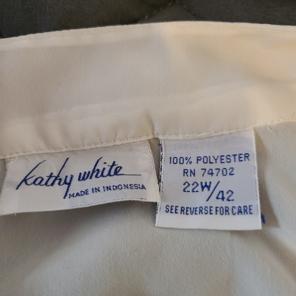 Kathy White Blouse - Picture 4 of 4